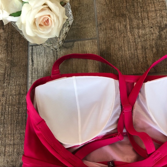 ✨SOLD✨Torrid Hot Pink Bikini Top Sz 2 - Picture 3 of 6